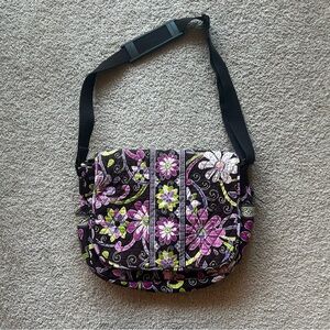 VERA BRADLEY Crossbody‎ Messenger Bag in Purple Punch